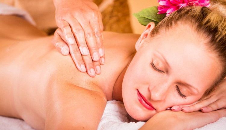 SOUTĚŽ: Věnujte zážitek a relax v jednom, dárkový poukaz na originální thajskou masáž