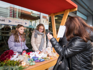 Písečtí školáci pokořili dosavadní rekord dětských jarmarků, když si vydělali celkem 27 936 korun.