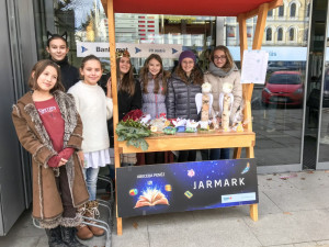 Písečtí školáci pokořili dosavadní rekord dětských jarmarků, když si vydělali celkem 27 936 korun.