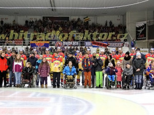 Setkání hráčů Motoru a klientů Arpidy na ledě