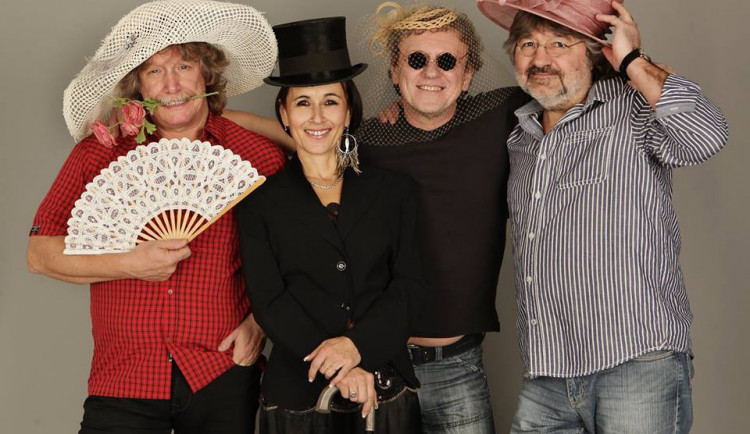 KULTURNÍ TIPY: Čas vánočních koncertů vrcholí!