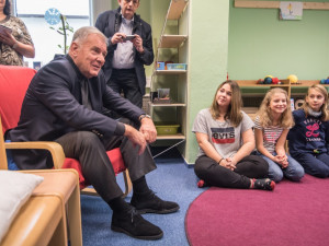 Vratislav Kulhánek v montessori škole Viva Bambini v Českých Budějovicích