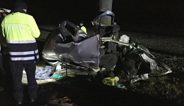 VIDEO: Nepřiměřená rychlost na silnici u Třebotovic znamenala smrt dvou mladých lidí