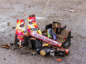 Pyrotechnika zranila sedm lidí. Podle policie za to může hlavně špatné používání petard