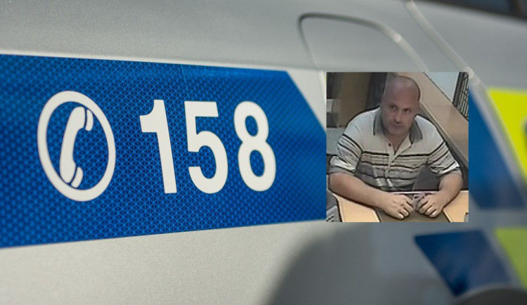 Neznáte muže na fotografii? Pokud ano, dejte vědět policii.