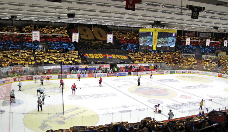 Fanoušci celostadionovou choreografií oslavili 90 let klubu