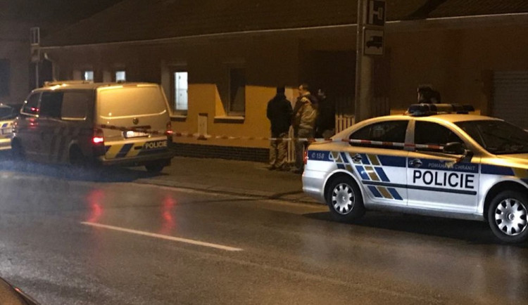Policejní zásah v rodinném domě v Rožnově.