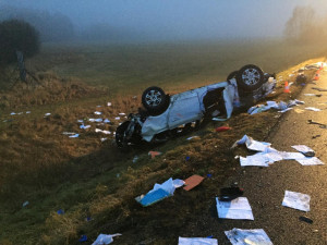 Lidský život vyhasl dnes, ve čtvrtek 11. ledna, při dopravní nehodě na hlavním tahu z Českých Budějovic do Rakouska. Při havárii pěti aut u Hubenova, mezi Kaplicí a Kaplicí nádraží, se dalších šest lidí zranilo.