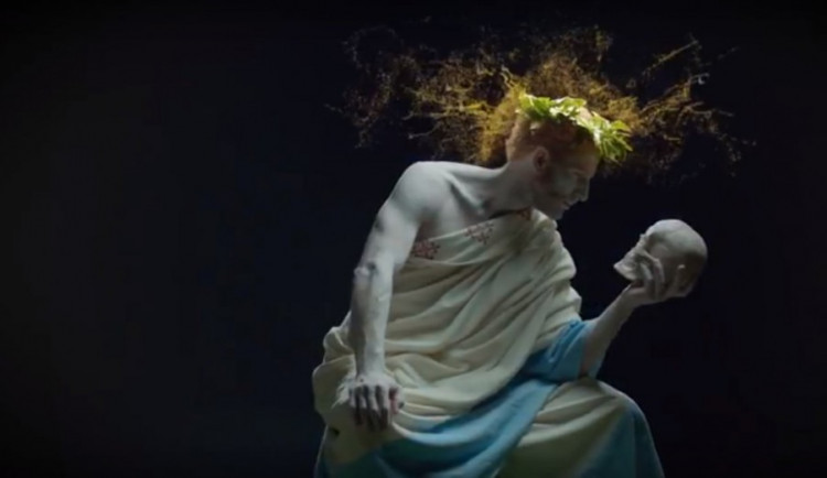 Studenti v rolích hrdinů Jihočeské univerzity.