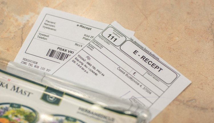 Od letošního 1. ledna je pro lékaře povinné vydávání eReceptů.
