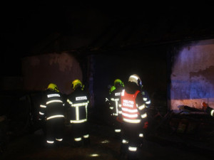 Požár stodoly v obci Nesměň