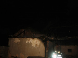 Požár stodoly v obci Nesměň