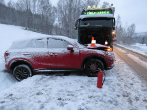 I jihočeské řidiče trápí počasí. Policisté řešili hned několik dopravních nehod