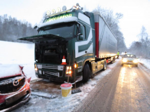 I jihočeské řidiče trápí počasí. Policisté řešili hned několik dopravních nehod