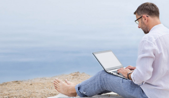 Na pultech knihkupectví se objevila kniha s názvem Hra na boha. Autor Josef Gust v neotřelém příběhu popisuje velice čtivým jazykem život hlavního hrdiny Karla Wachtla.