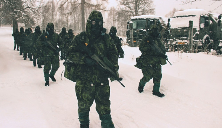 Vojáci vyčlenění do Sil rychlé reakce NATO absolvovali v Boleticích vševojskový výcvik, zaměřený na zdokonalení základních bojových dovedností jednotlivce.