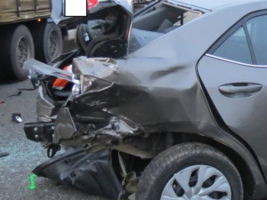 Nehoda na silnici I/34 ve směru jízdy od Lišova na České Budějovice.