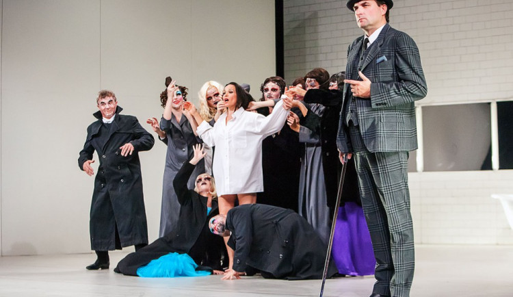 Svatopluk Sem v opeře La Traviata