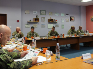 Zástupci Texaské a Nebraské národní gardy při jednání