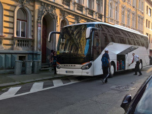 Na Pražském předměstí se blýská na lepší časy. Autobusům v úzkých ulicích pomalu odzvonilo