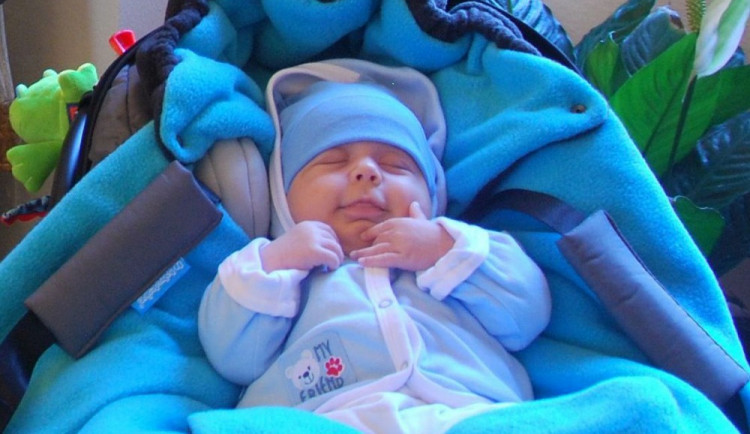 Adam Loskota z Tábora je prvním letošním miminkem narozeným v Jihočeském kraji.