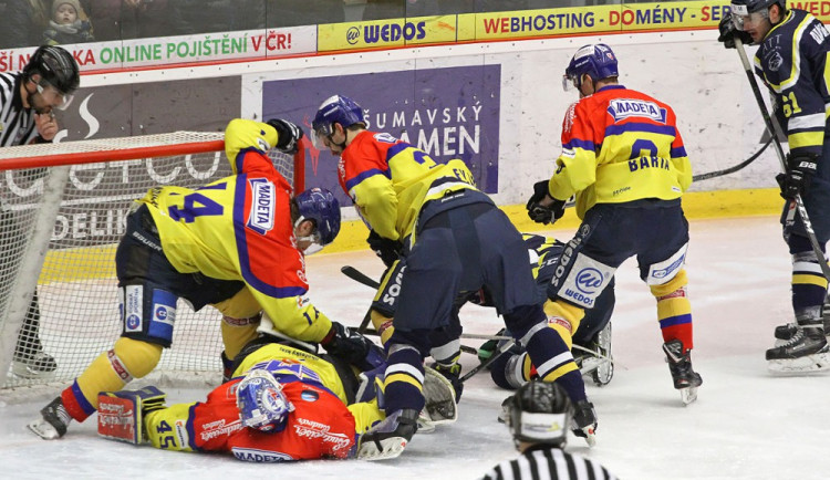 Sporný moment ve druhé třetině, který vrátil ústecké hokejisty do zápasu. Domácí proti uznané brance hodně protestovali