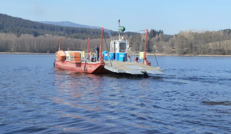 Přívoz v Horní plané.