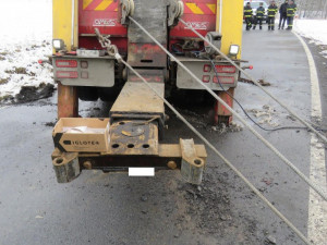 Dopravní nehodu, která se stala v sobotu 17. února po osmnácté hodině na silnici II číslo 122, v katastru obce Malovice, ve směru jízdy Podeřiště – Netolice, zavinil řidič nákladní soupravy Scanica s připojeným návěsem.