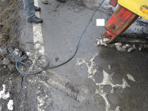 Dopravní nehodu, která se stala v sobotu 17. února po osmnácté hodině na silnici II číslo 122, v katastru obce Malovice, ve směru jízdy Podeřiště – Netolice, zavinil řidič nákladní soupravy Scanica s připojeným návěsem.