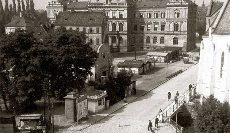 Část dnešního Senovážného náměstí ve 30. letech 20. století.