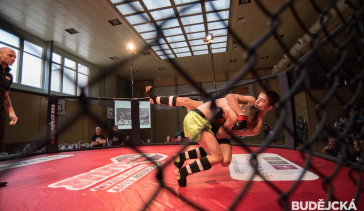 SPORTOVNÍ TAHÁK: V Gerbeře se porvou ostřílení fighteři. Koná se mistrovství v MMA