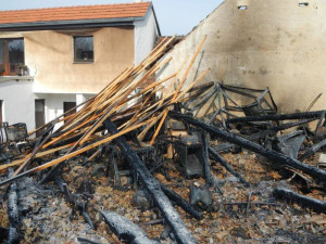 Požár v Lovětíně.