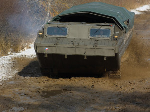 Obojživelný pásový transportér PTS-10.