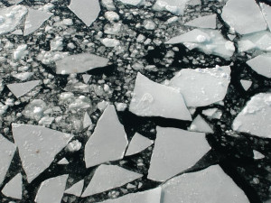 Pod dvěma bruslaři se na Písecku prolomil led