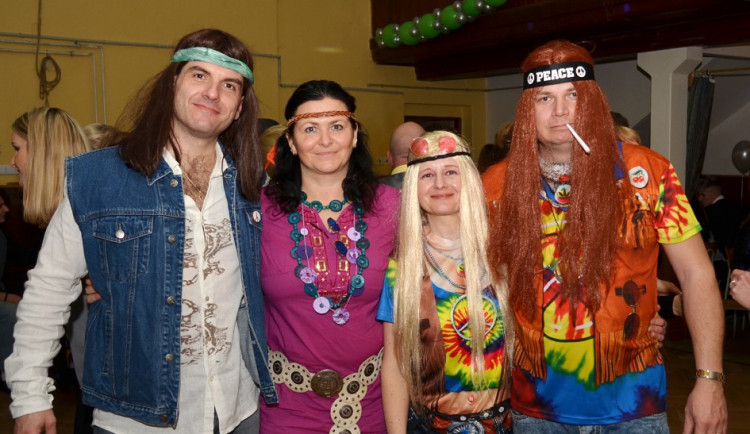 Hosté si ples užívali.