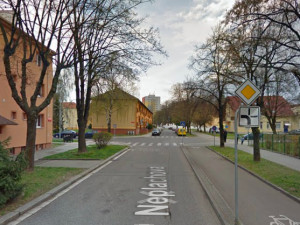 Dřívě bývala hlavní ulice Neplachova a Nerudova.