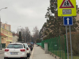 Čéčova ulice je nově jednosměrka. Projedete tudy do Trojické, ale ne zpět.