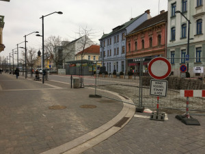 Lannova třída v Českých Budějovicích je od pondělí 19. března částečně uzavřena pro automobily.
