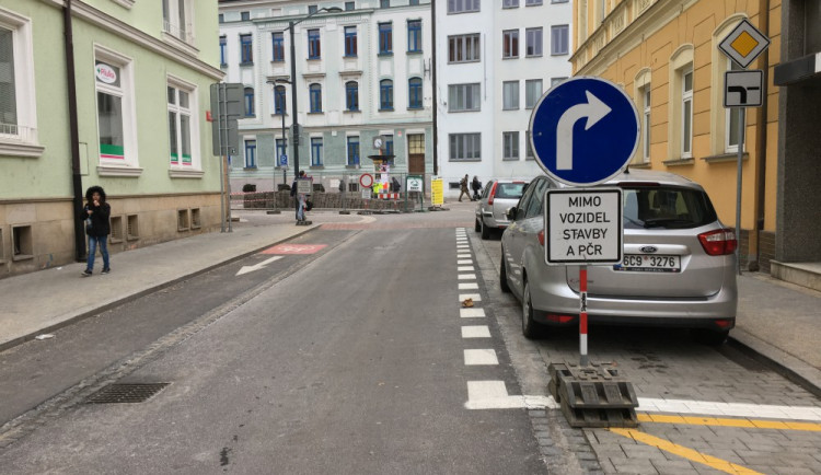Lannova třída v Českých Budějovicích je od pondělí 19. března částečně uzavřena pro automobily.