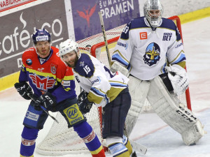 Václav Nedorost s Tomášem Kautem u Cikánkovy klece