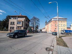 Frekventovanou křižovatku u českobudějovické nemocnice budou řídit semafory
