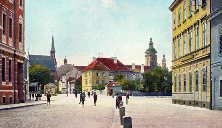 Senovážné náměstí ze Žižkovy třídy před rokem 1908.