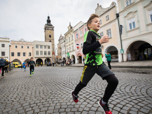 Závodníci pomohou při překonávání svých běžeckých rekordů charitě.