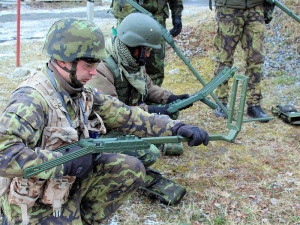 O náročnosti kurzu vypovídá fakt, že z počátečních 32 účastníků jich pokračuje pouze 25