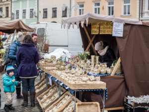 Jarní trhy na náměstí Přemysla Otakara II. v Českých Budějovicích.