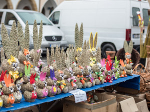 Jarní trhy na náměstí Přemysla Otakara II. v Českých Budějovicích.