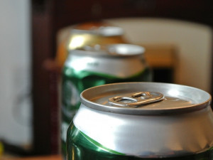 Alkohol a cigarety mladistvým na jihu Čech bez problémů prodali všichni