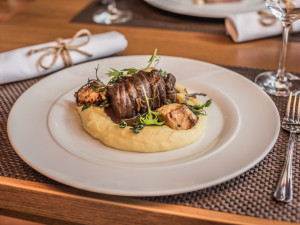 Menu v restauraci Lovecká chata, která patří k čtyřhvězdičkovému Parkhotelu v Hluboké nad Vltavou, dostalo zbrusu nový kabát.