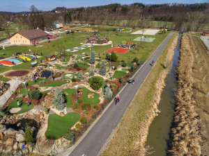 Nevíte co s volným časem? Sportovně relaxační areál na Hluboké se otevírá veřejnosti