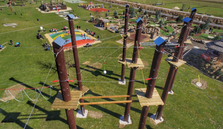 Nevíte co s volným časem? Sportovně relaxační areál na Hluboké se otevírá veřejnosti